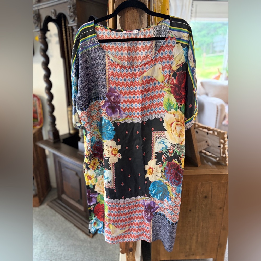 Johnny Was 100% Silk Colorful Top Slit sides, no pockets - great resort wear